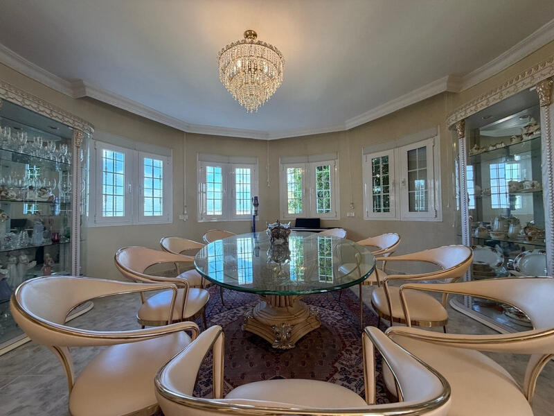 6 Schlafzimmer Villa zu verkaufen