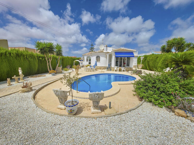 Villa Te koop in Torrevieja, Alicante