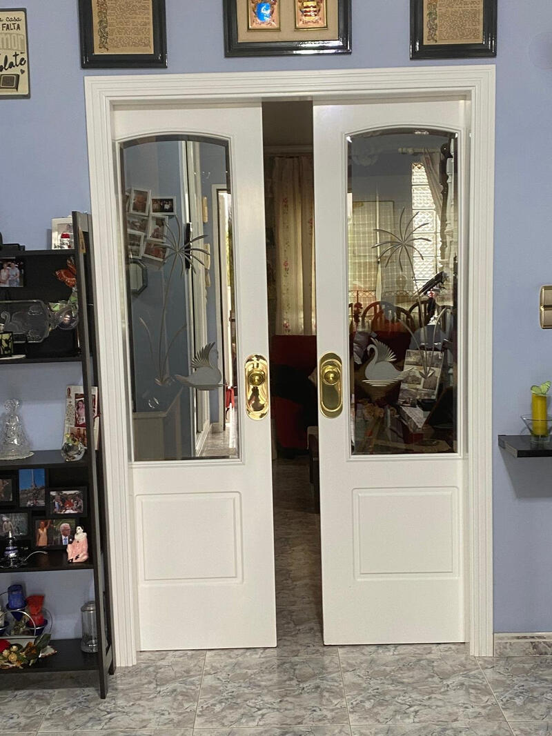 4 спальная комната Деревенский Дом продается