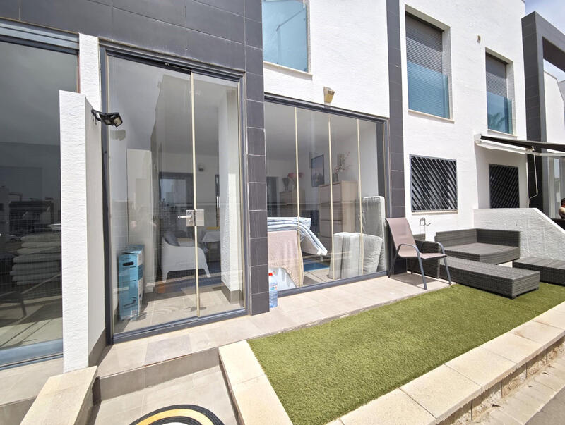2 slaapkamer Appartement Te koop 2 slaapkamer Appartement Te koop