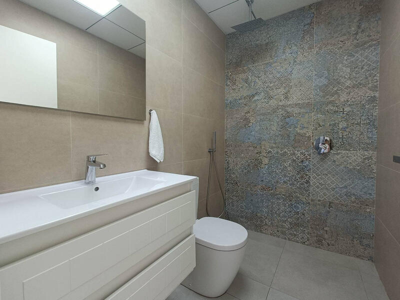 5 Schlafzimmer Villa zu verkaufen 5 Schlafzimmer Villa zu verkaufen