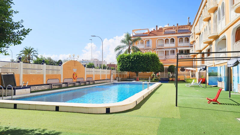 городская тюрьма продается в Los Alcazares, Murcia