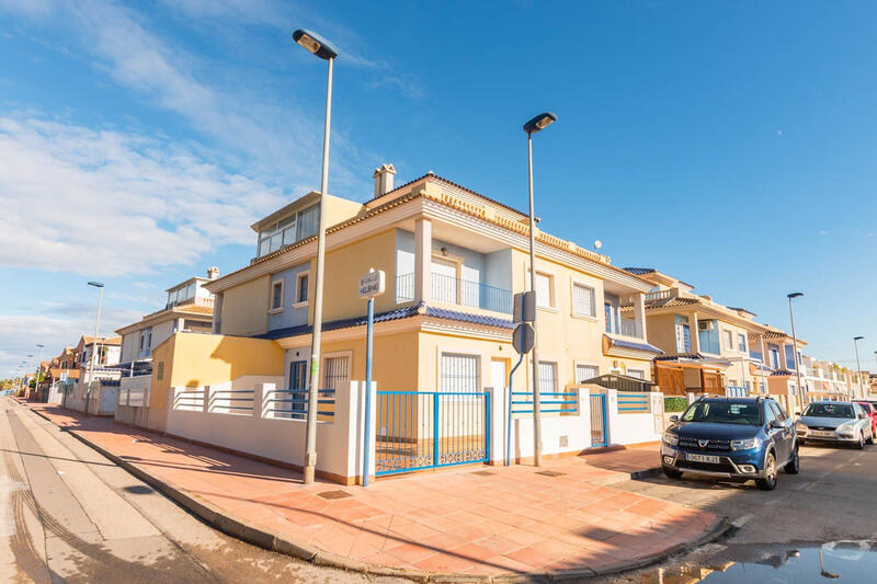 Townhouse for sale in Los Alcazares, Murcia