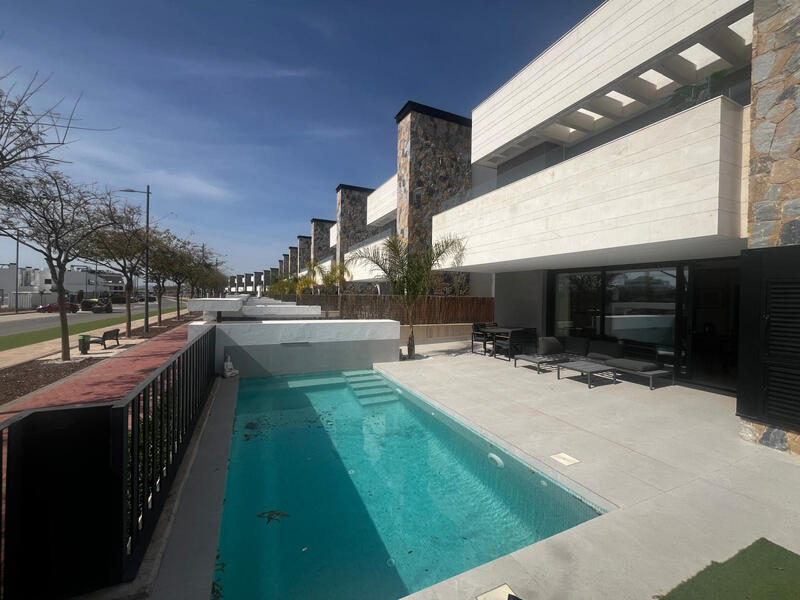 Villa til salgs i Torre Pacheco, Murcia