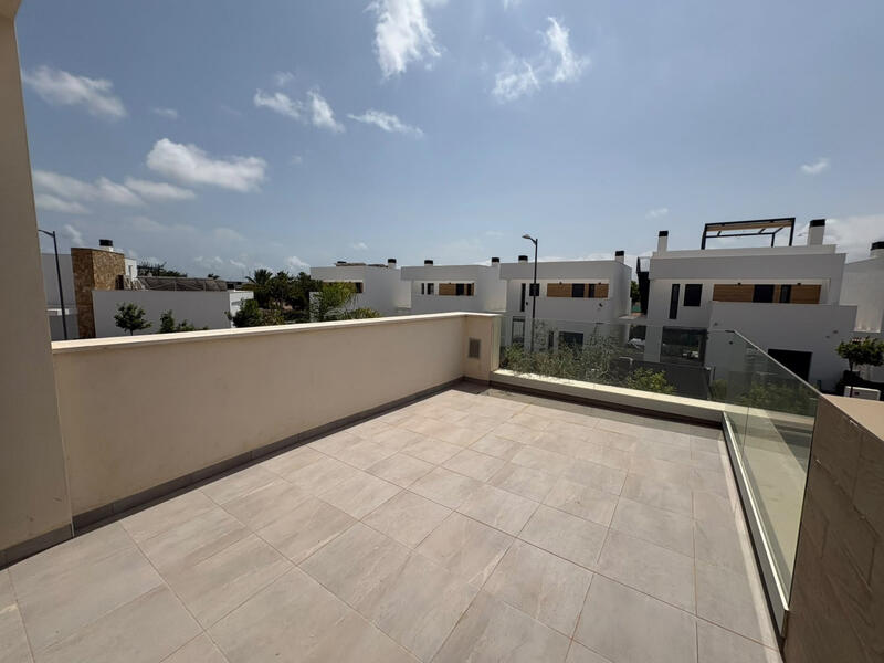 3 slaapkamer Villa Te koop 3 slaapkamer Villa Te koop