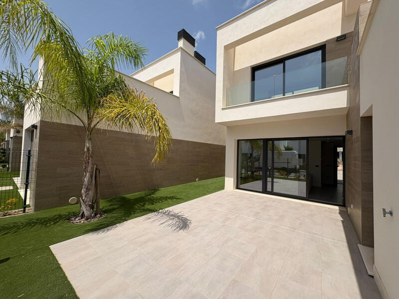 3 slaapkamer Villa Te koop 3 slaapkamer Villa Te koop