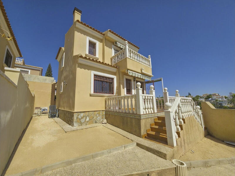 Villa en venta en Villamartin, Alicante
