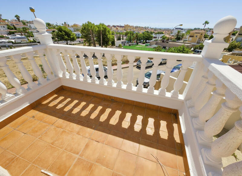 2 Cuarto Villa en venta