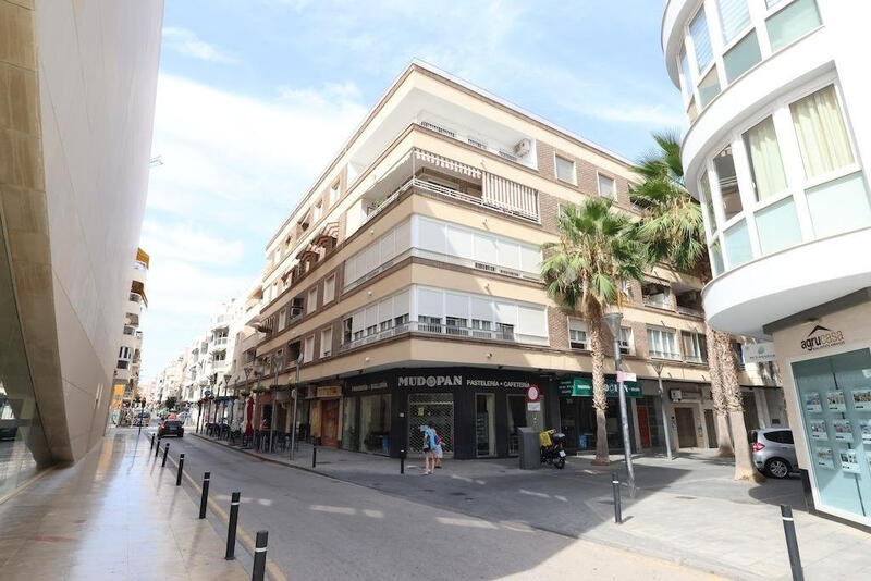 Apartment for sale in Torrevieja, Alicante