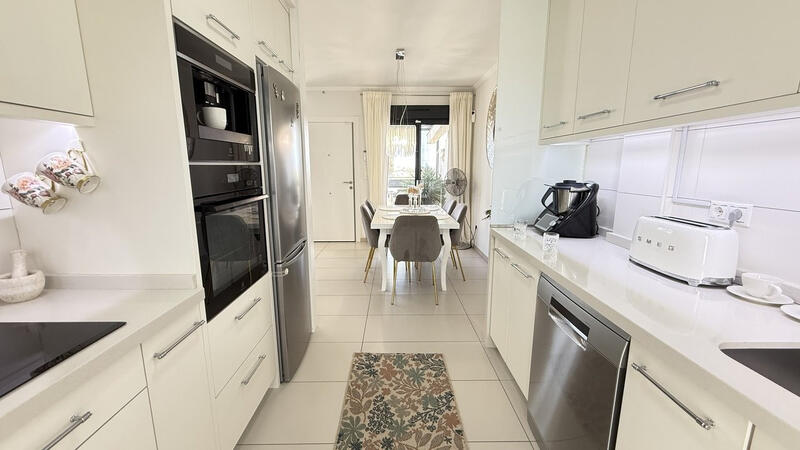 3 bedroom Townhouse for sale