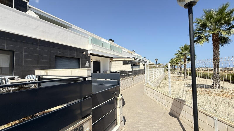 3 bedroom Townhouse for sale