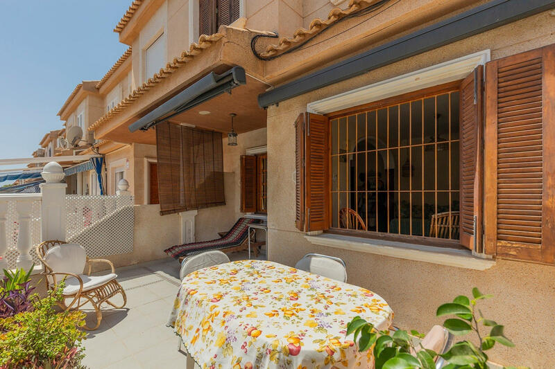 Radhus till salu i La Mata, Alicante