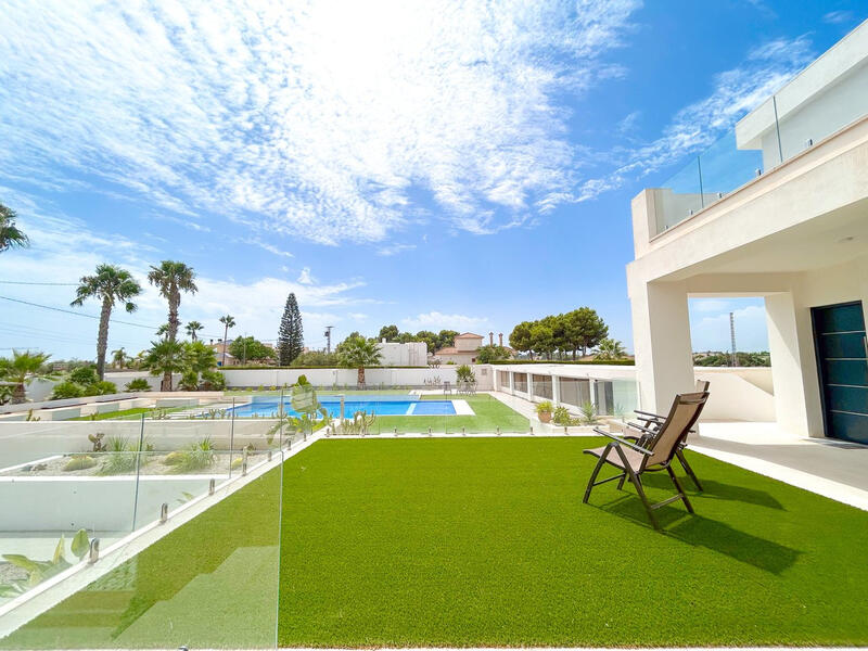 8 bedroom Villa for sale 8 bedroom Villa for sale