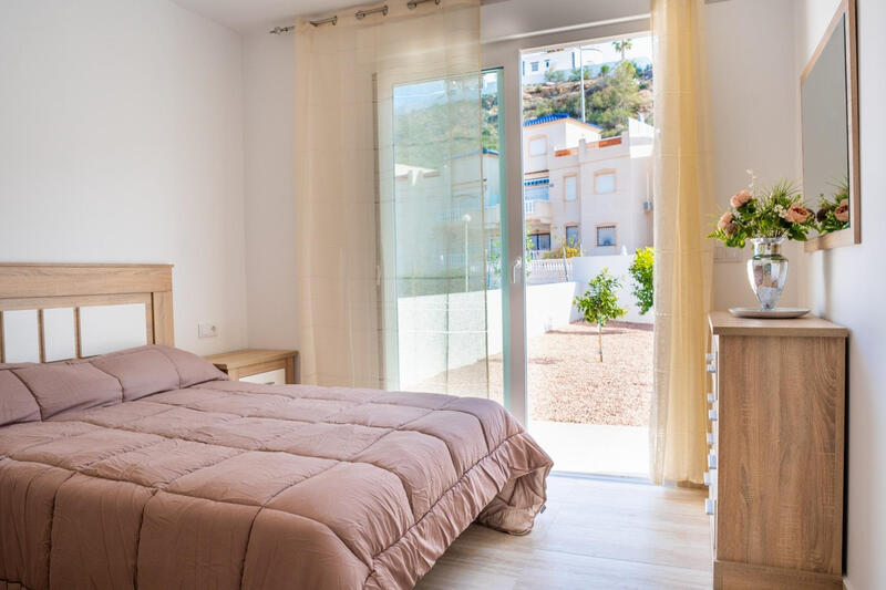 5 Schlafzimmer Villa zu verkaufen 5 Schlafzimmer Villa zu verkaufen