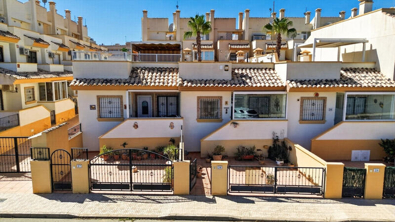 Villa til salg i Orihuela Costa, Alicante