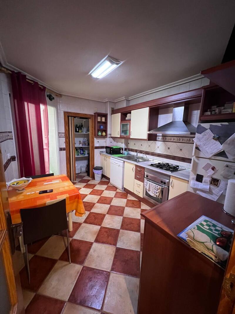 4 slaapkamer Appartement Te koop