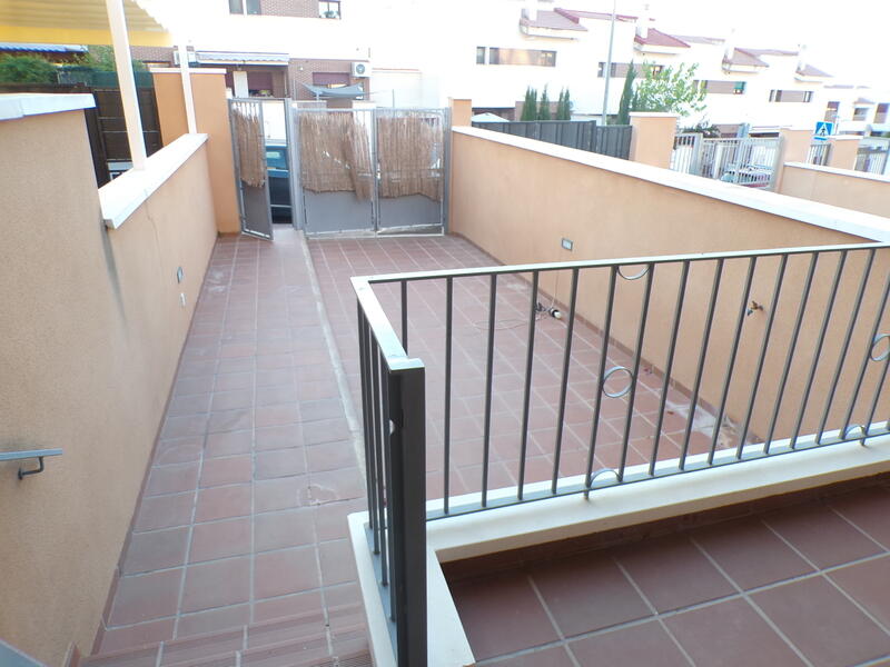 3 bedroom Townhouse for sale