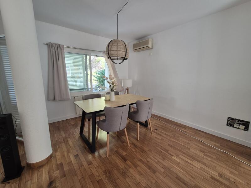 4 Cuarto Villa en venta