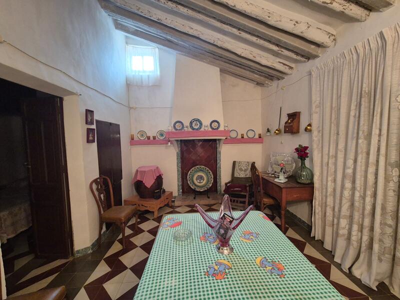 6 bedroom Country House for sale