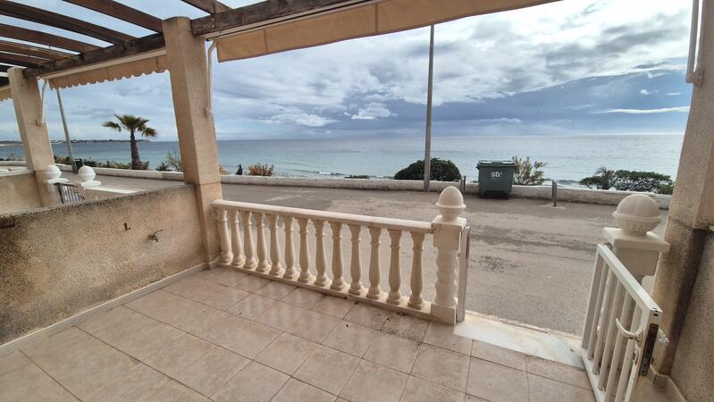 Byhus til salg i Mil Palmeras, Alicante