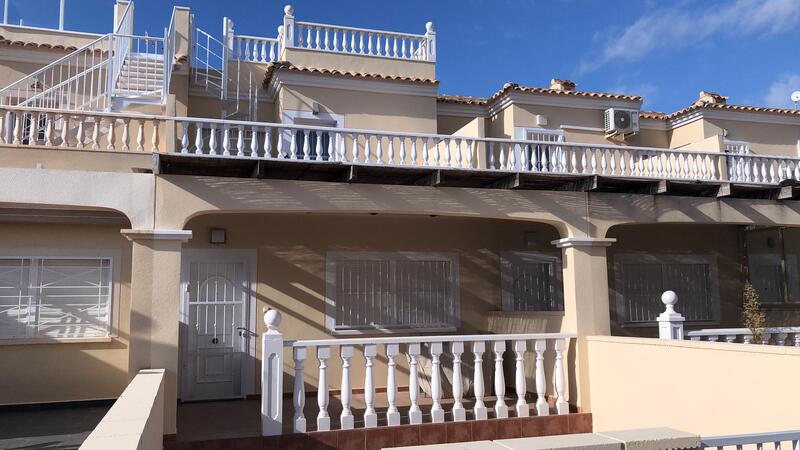 2 bedroom Townhouse for sale