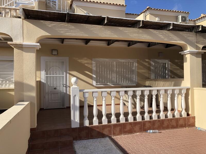2 bedroom Townhouse for sale