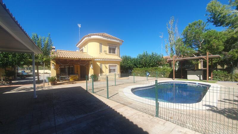4 chambre Villa à vendre