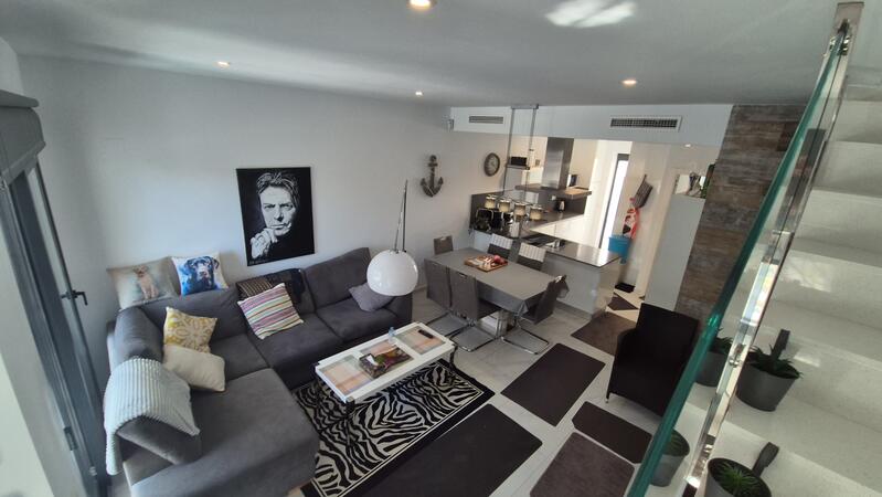 3 slaapkamer Gezinswoning Te koop