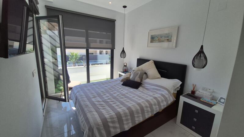 3 slaapkamer Gezinswoning Te koop