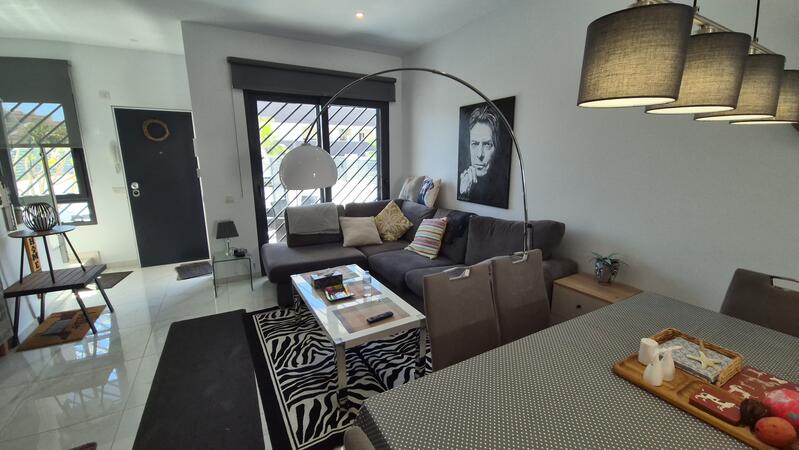3 slaapkamer Gezinswoning Te koop