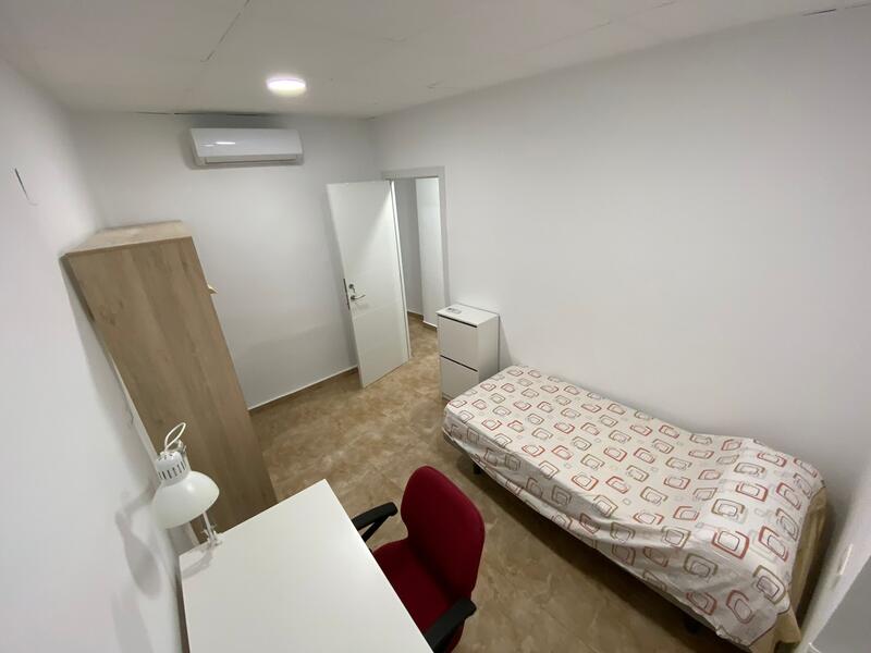 5 slaapkamer Gezinswoning Te koop