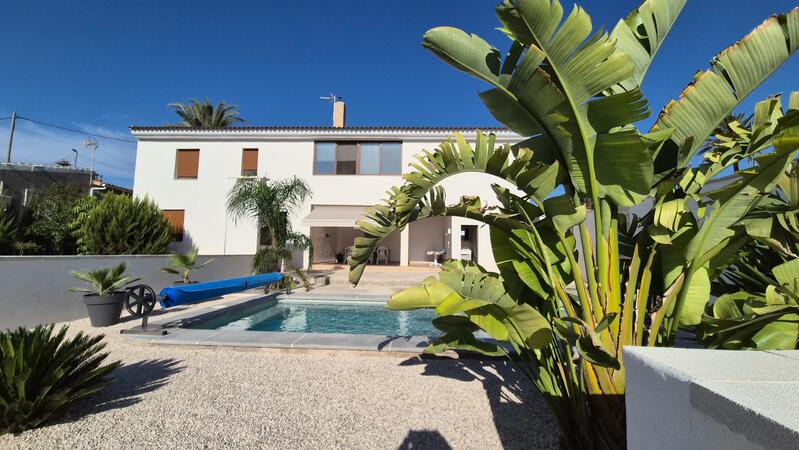 5 bedroom Villa for sale
