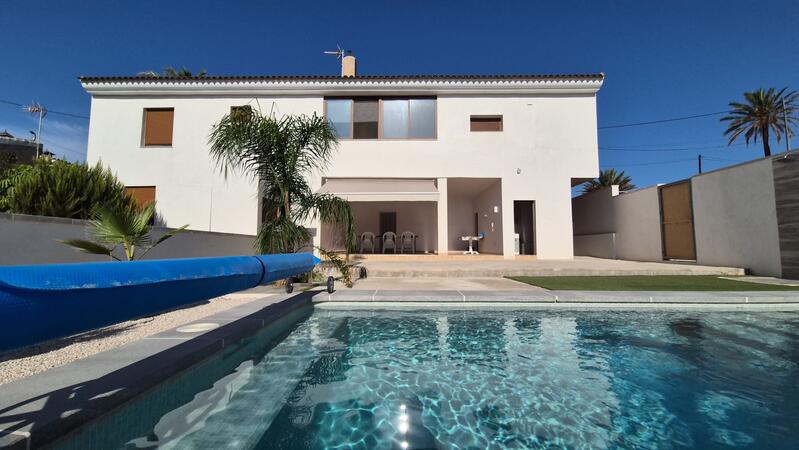 5 bedroom Villa for sale