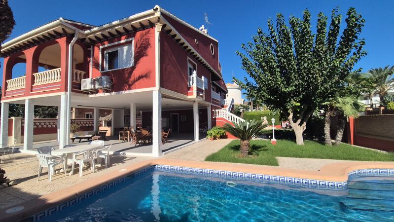 5 bedroom Villa for sale
