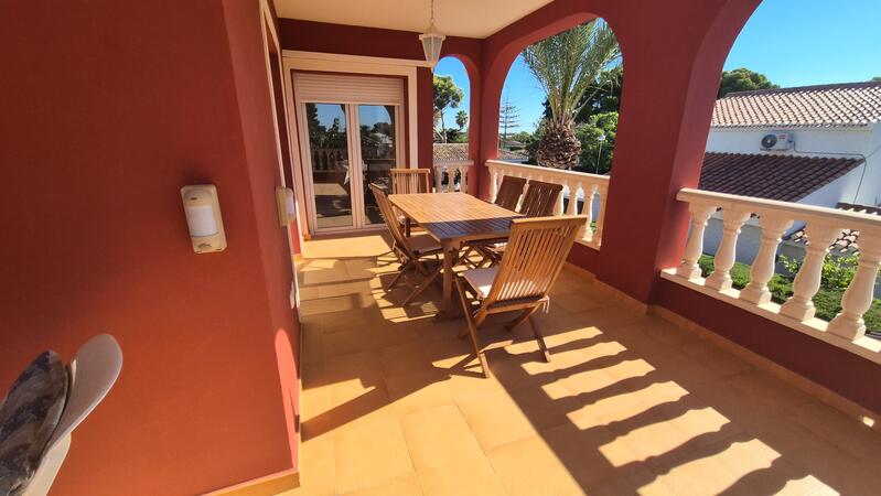 5 bedroom Villa for sale