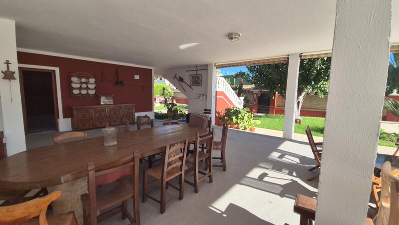 5 bedroom Villa for sale