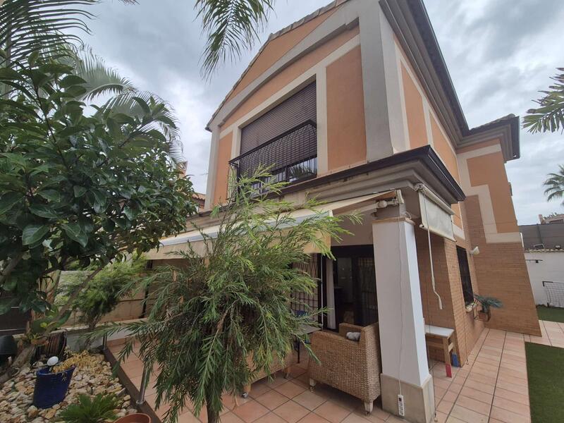 5 bedroom Villa for sale