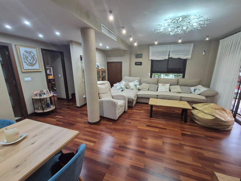 5 bedroom Villa for sale
