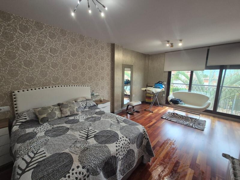 5 bedroom Villa for sale