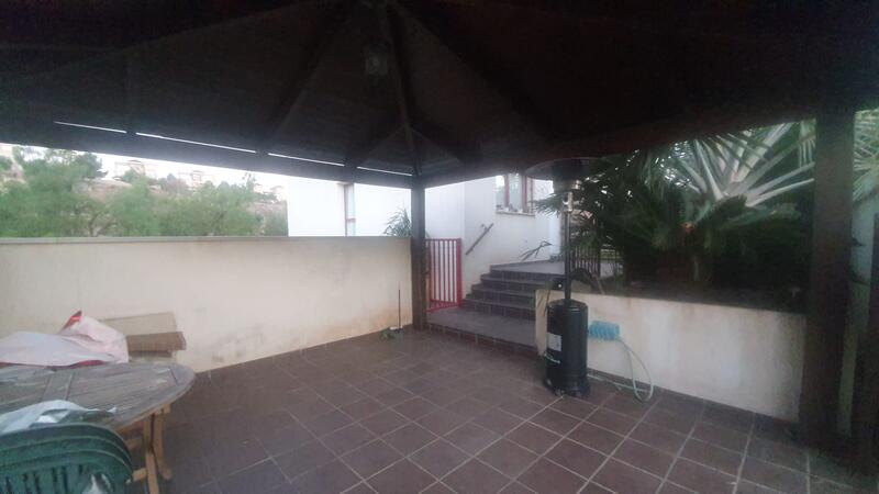 4 Cuarto Villa en venta