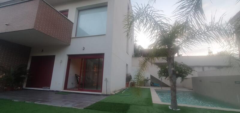 4 Cuarto Villa en venta