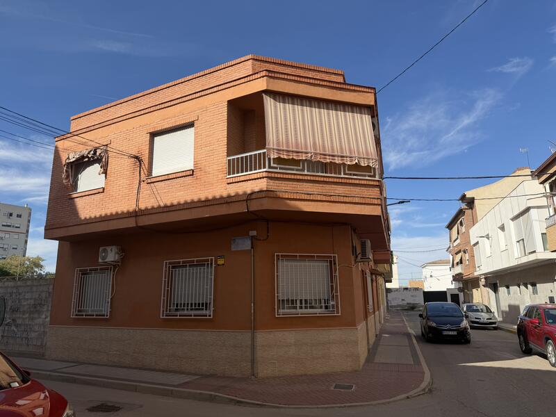 3 bedroom Apartment for sale