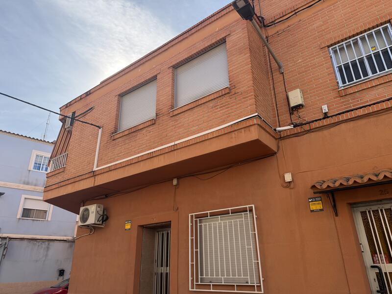 3 bedroom Apartment for sale