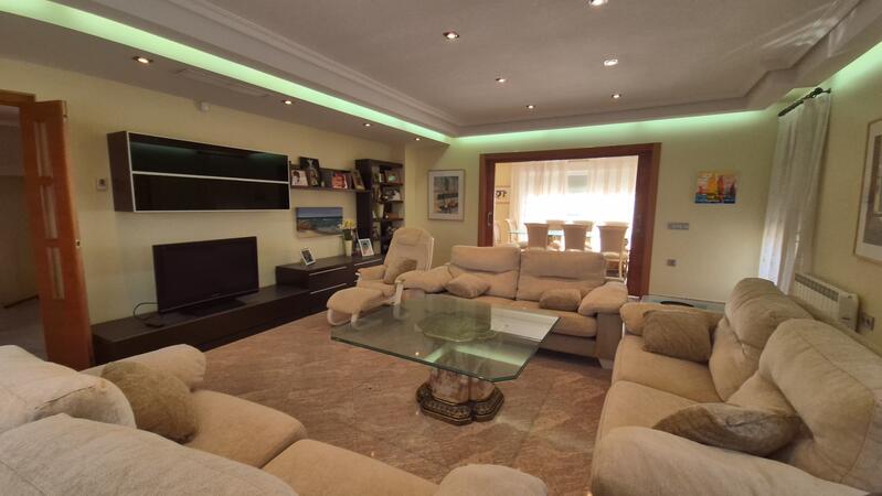 7 bedroom Villa for sale