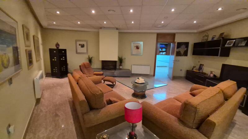 7 bedroom Villa for sale