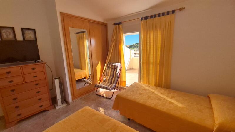 4 bedroom Townhouse for sale