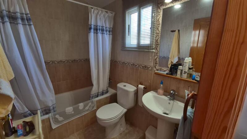 4 bedroom Townhouse for sale