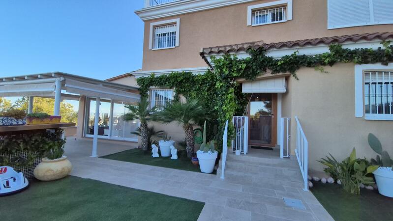 4 bedroom Villa for sale