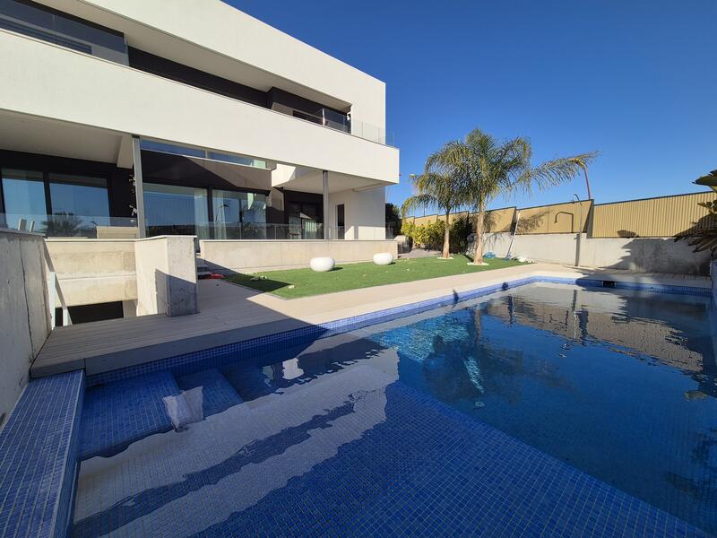 6 soverom Villa til salgs