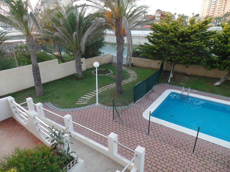 8 Cuarto Villa en venta